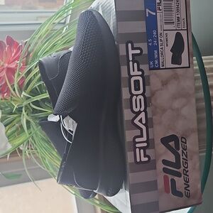 Woman Black Slip-On Shoes